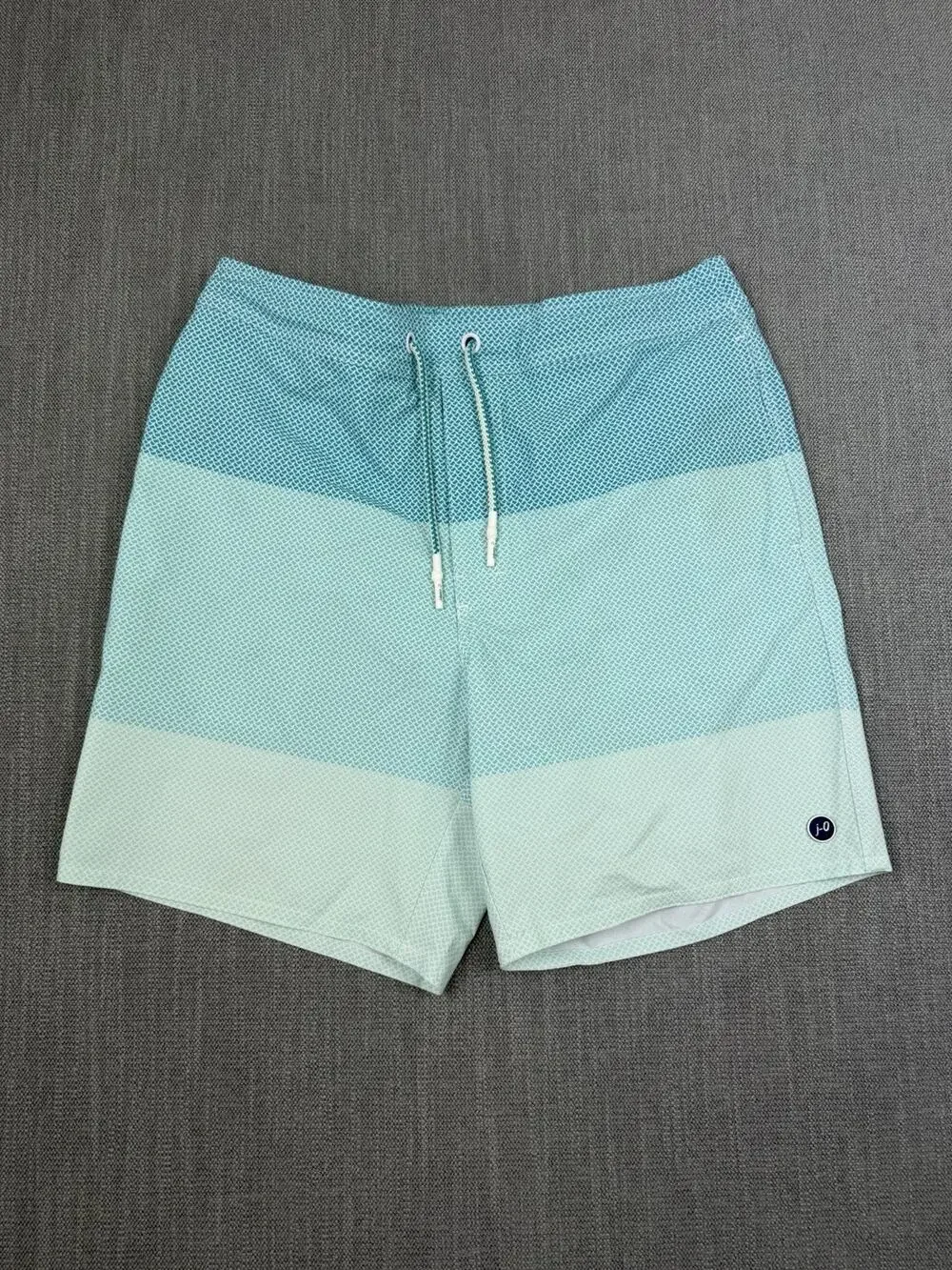Johnnie-O Swim Trunks Men’s Medium Blue Ombre Board Shorts Mesh Lined Surf